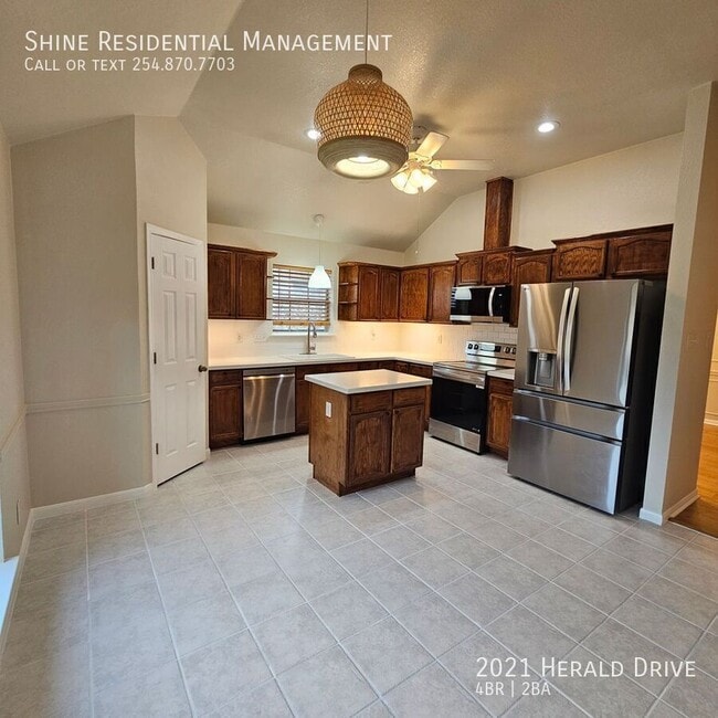 Building Photo - 2021 Herald Dr