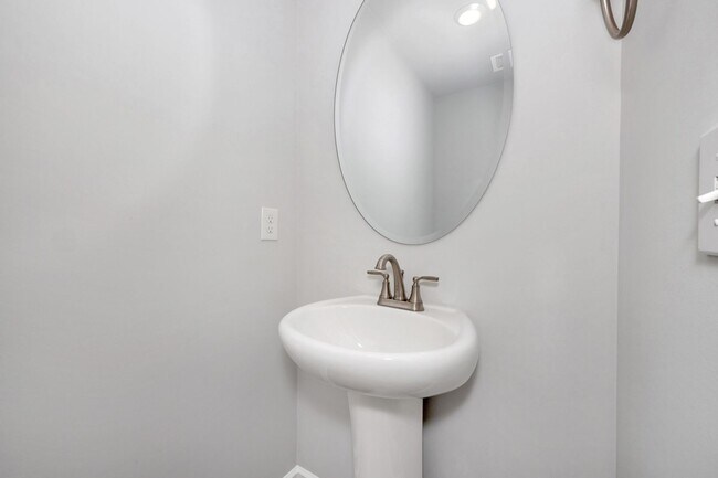 Building Photo - 3 Bedroom House in East Limestone