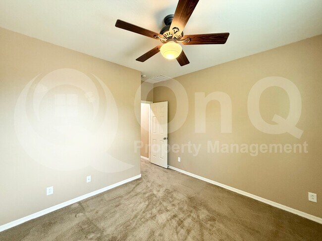 Building Photo - 4051 E Mesquite St