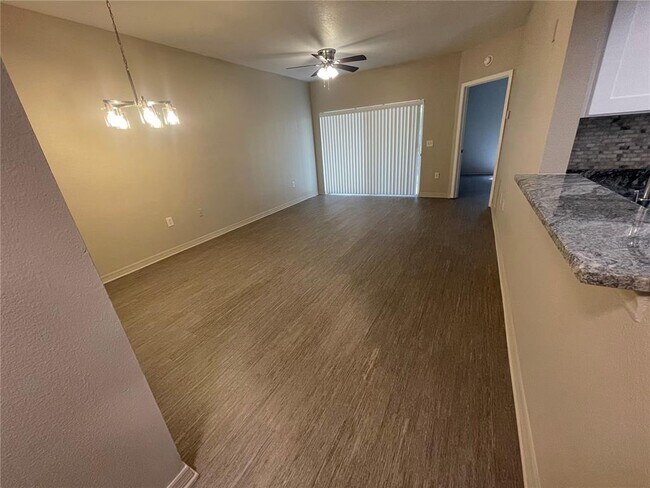 Building Photo - 6004 Portsdale Pl