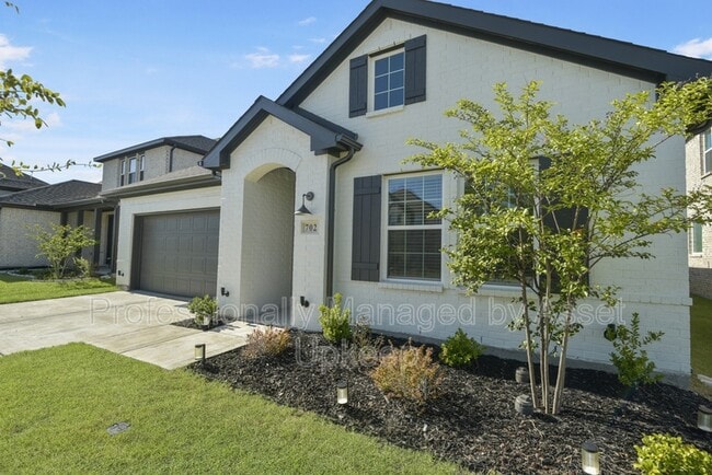 Building Photo - 702 Charity Dr