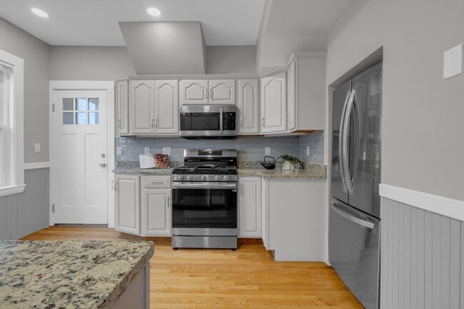 Building Photo - 71 Cypress St