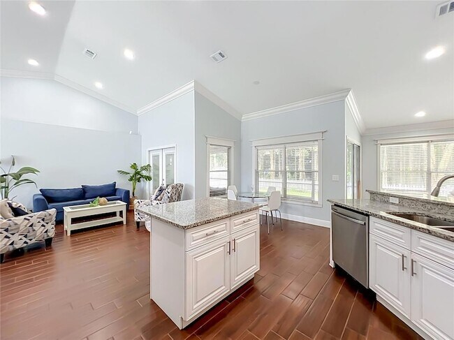 Building Photo - 3020 Hartland Ct