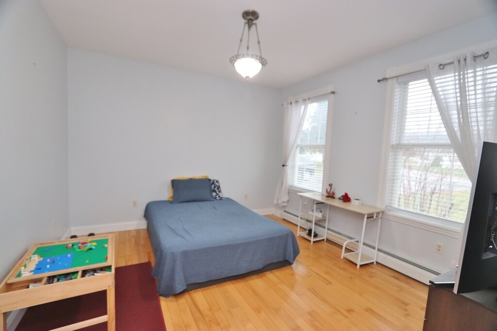 Building Photo - 21 Longmeadow Dr