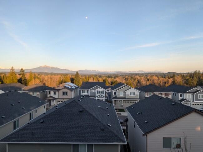 Building Photo - 912 119th Ave SE