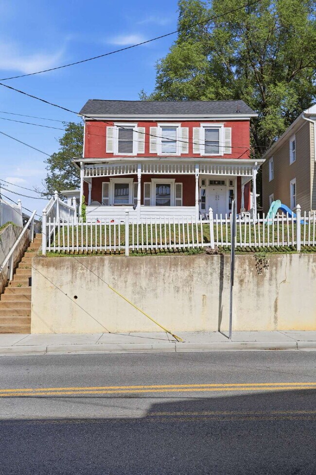Building Photo - 13 N Maryland Ave