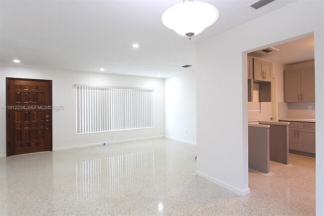 Building Photo - 6203 SW 108th Pl