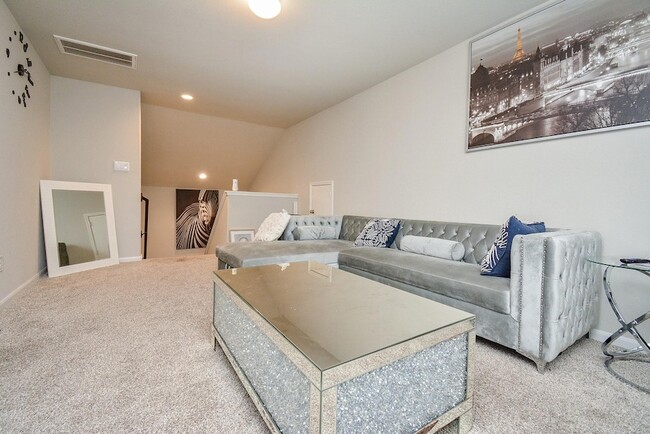 Building Photo - 29623 Juniper Ct