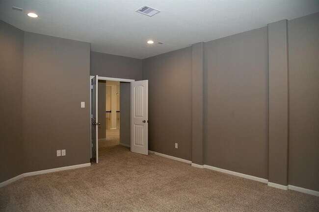 Building Photo - 4902 Thunder Creek Ln