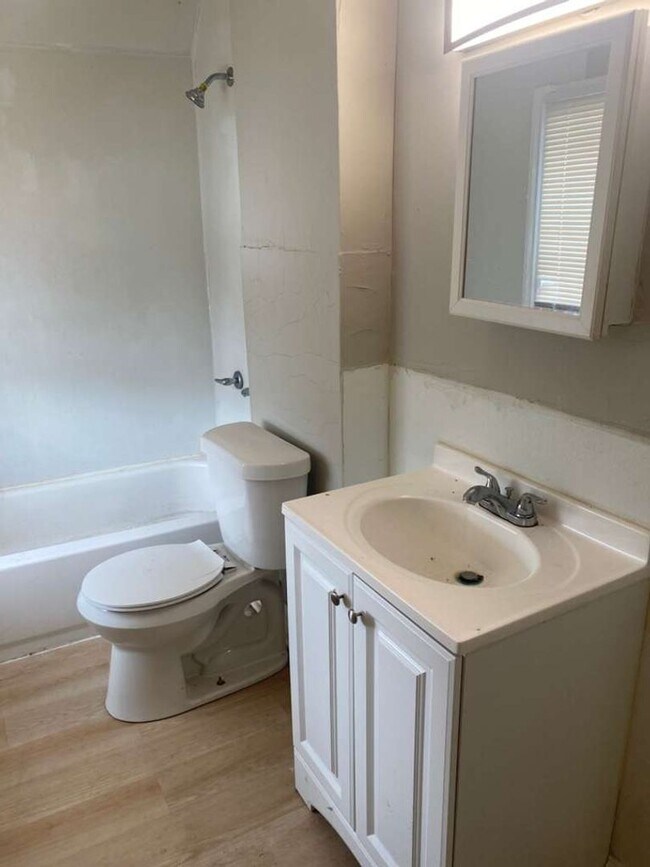 Building Photo - 1974 W 93rd St