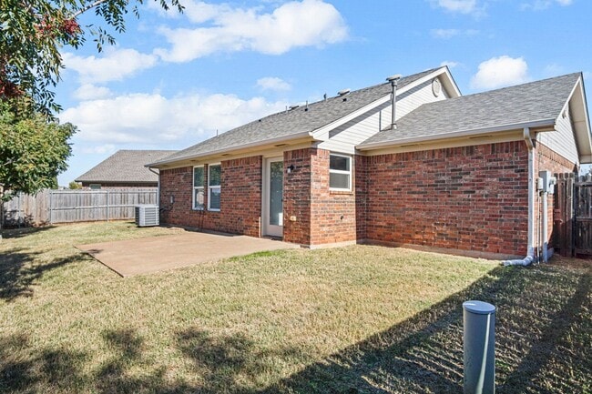 Building Photo - Beautiful 2 Bedroom - 2 Bathroom in Deer C...