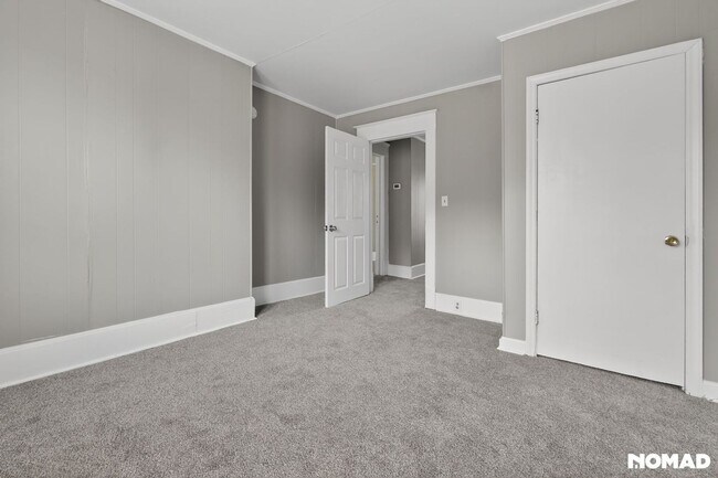 Building Photo - 235 E Monmouth St