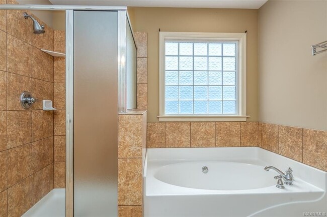 Building Photo - 9025 Saw Tooth Loop