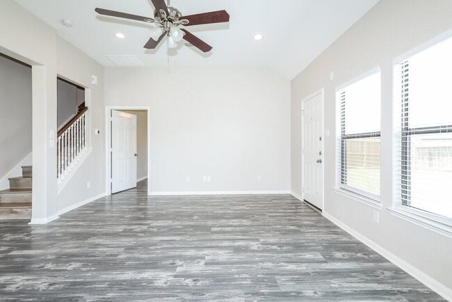 Building Photo - 18446 Sunrise Pines Dr