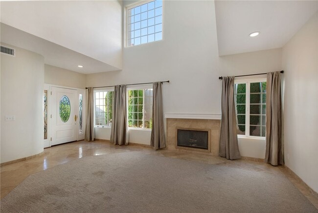 Building Photo - 30 St Michael