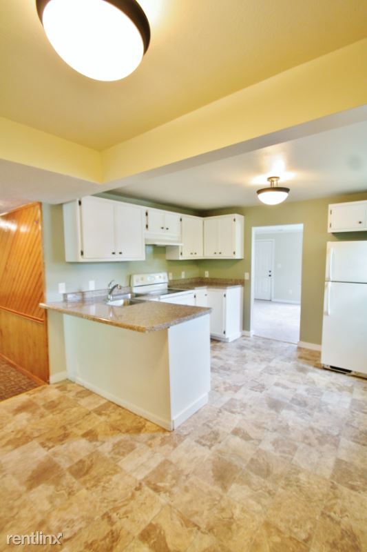 Building Photo - 4 br, 1 bath House - 300 21st Street SW