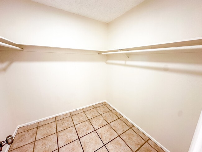 Building Photo - 173 W 27th Pl