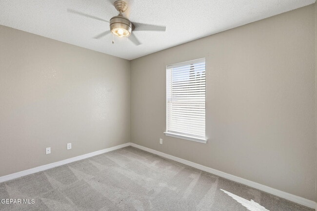 Building Photo - 2913 Pino Blanco Pl