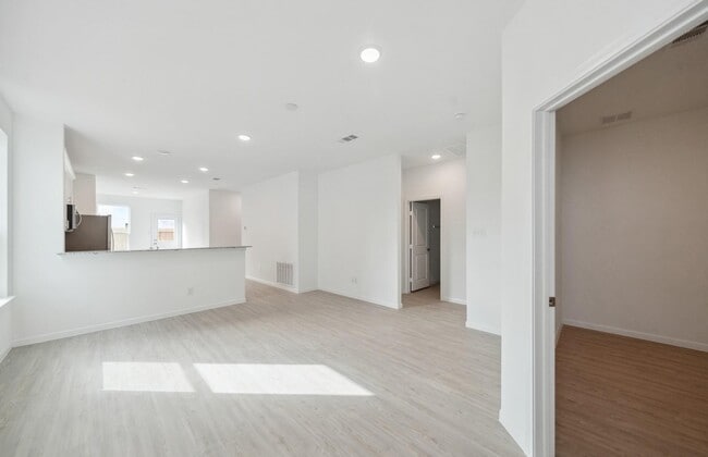 Building Photo - 21618 Fox Gully Ln