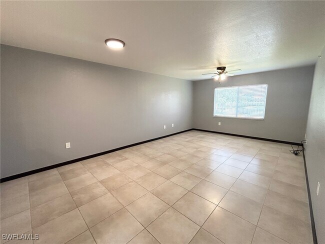 Building Photo - 8284 Key Royal Cir