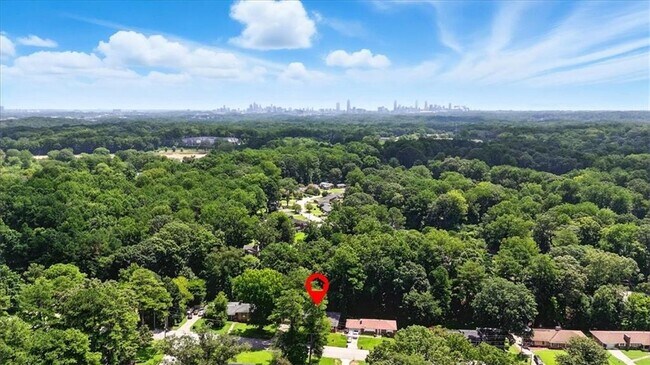 Building Photo - 893 Woodmere Dr NW
