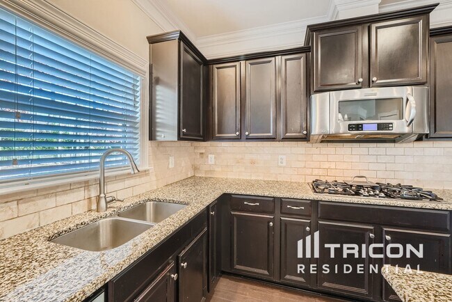 Building Photo - 3821 Litchfield Dr