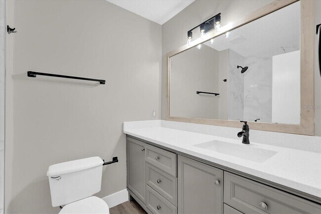 Building Photo - 544 Orange Dr
