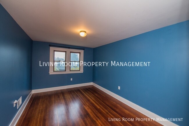 Building Photo - 1926 Fully Remodeled Farmhouse with a Fenc...