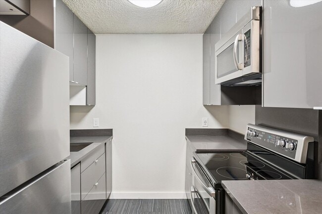 Primary Photo - Available for immediate move in!! Remodele...