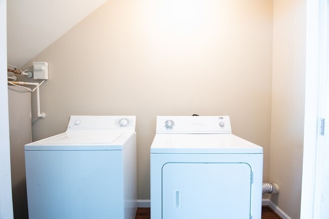 Building Photo - Taleeda 479-481