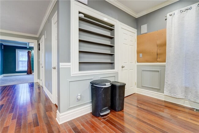 Building Photo - 450 S Main St