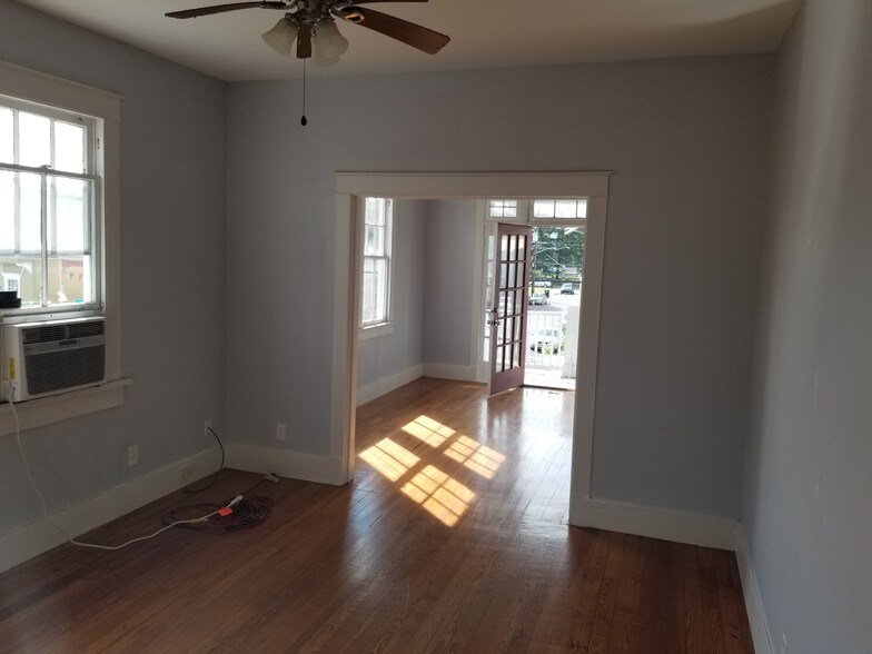 Building Photo - 1301 Ursulines Ave