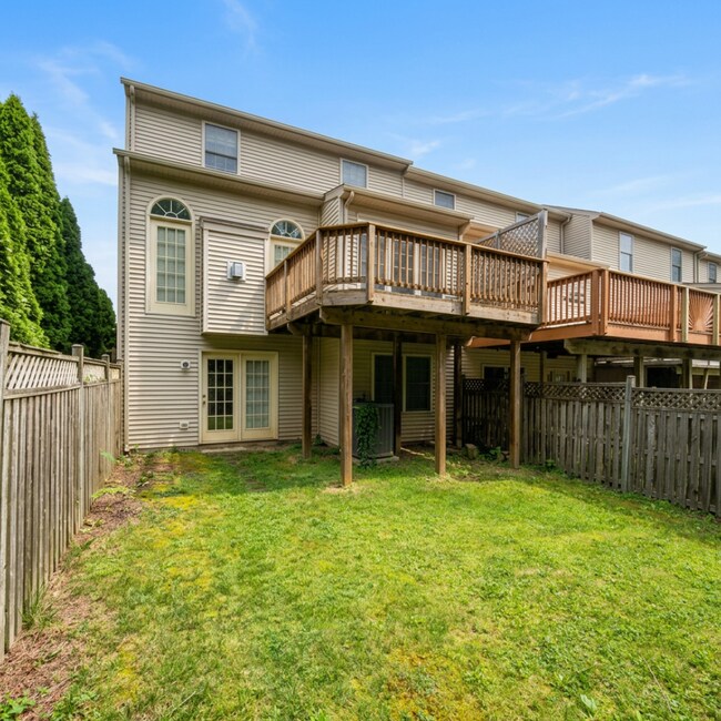 Building Photo - 2420 Rippling Brook Rd