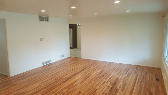 Building Photo - 314 W 1200 N