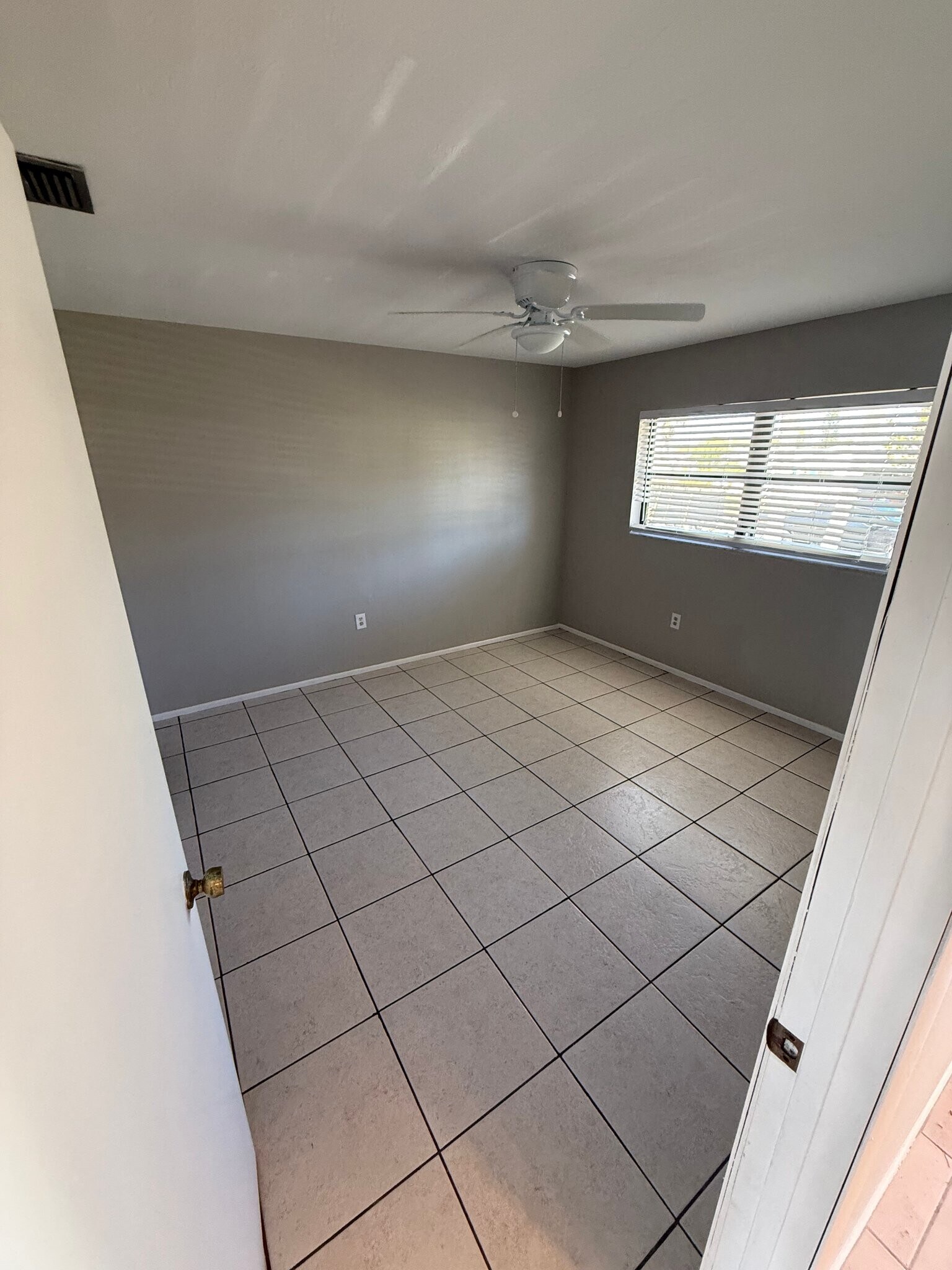 Building Photo - 1755 Florence Ave