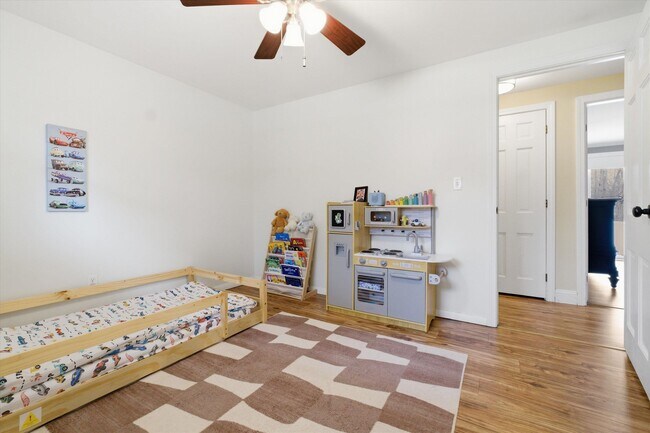 Building Photo - 32 Edinburgh Dr