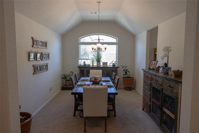 Building Photo - 14550 Myers Dr