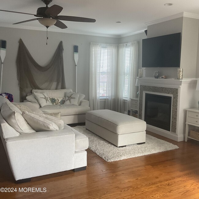 Building Photo - 45 E Pampano Dr