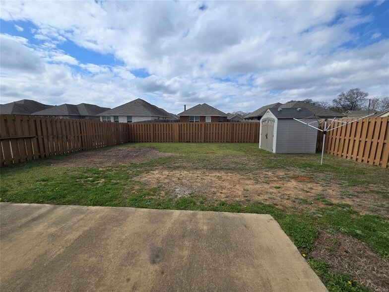 Building Photo - 456 Buena Vista Wy