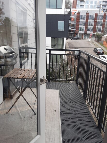 Building Photo - 769 Hayes St