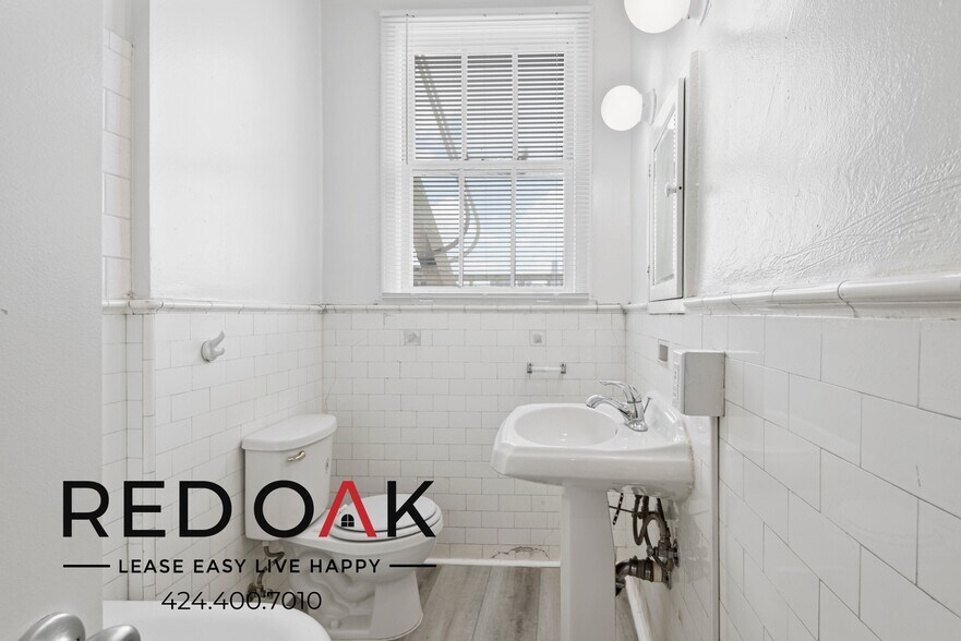 Building Photo - 2505 W 6th St