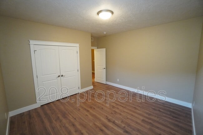 Building Photo - 8848 W Ben St