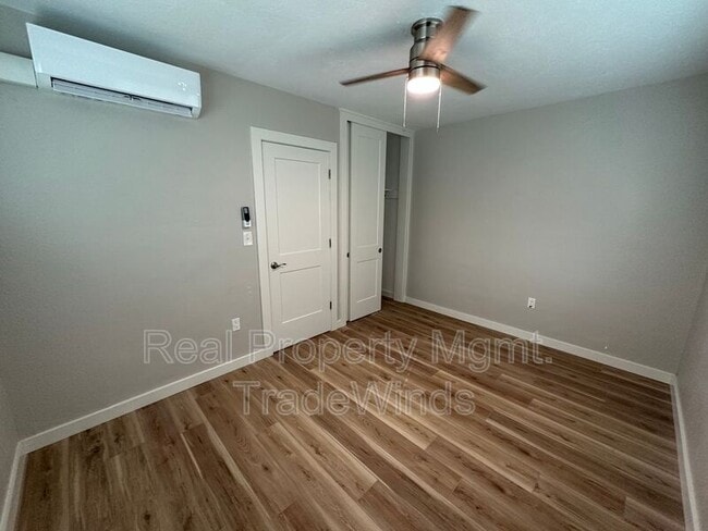 Building Photo - 1211 N Osceola Ave