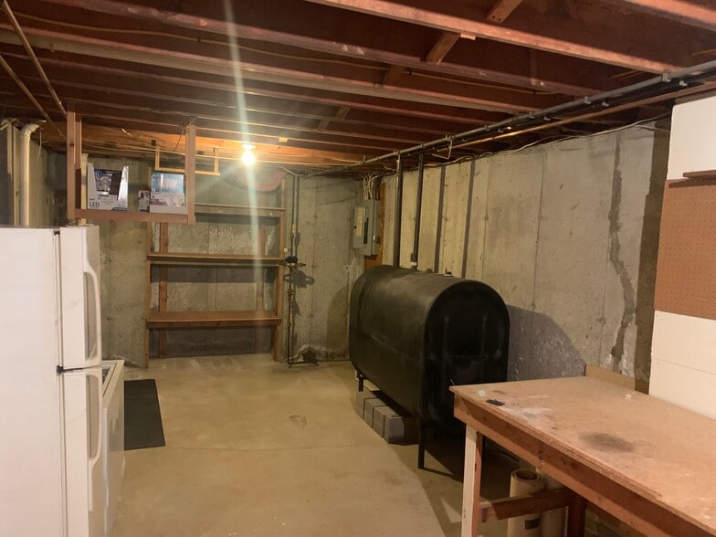 Building Photo - 61 Trotters Way