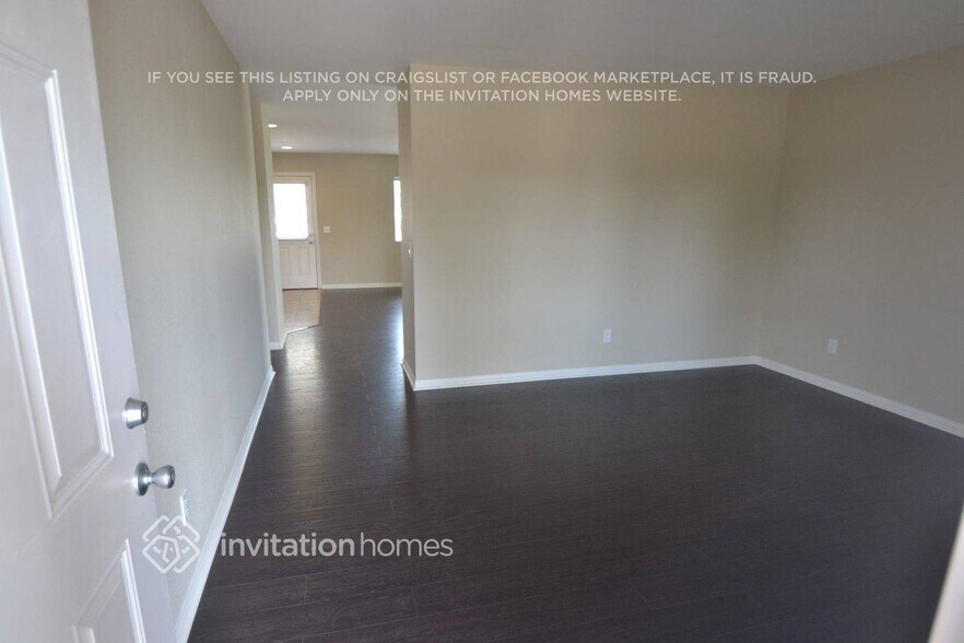 Building Photo - 1435 Laramie Ave