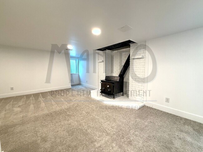 Building Photo - Updated Shadle Park Home