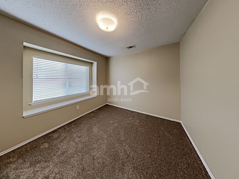 Building Photo - 3001 Morning Dove Ln