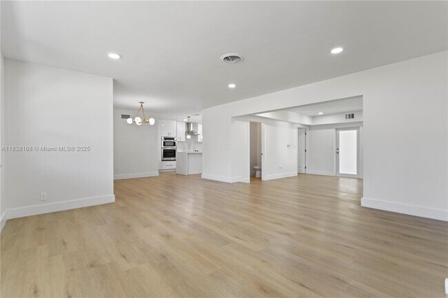 Building Photo - 5401 Fillmore St