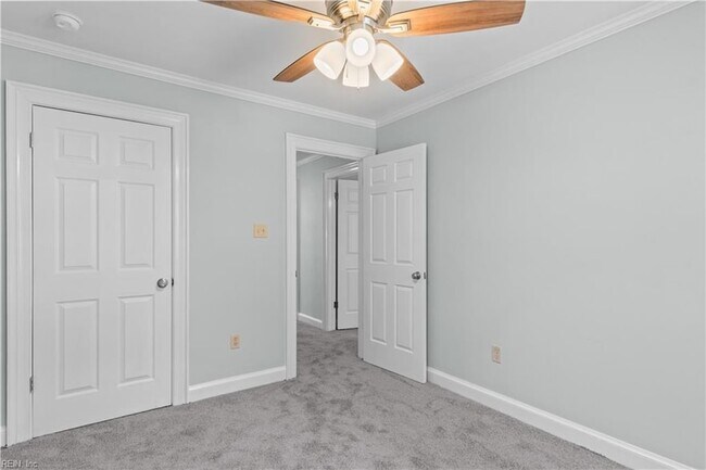 Building Photo - 345 Middle Oaks Dr