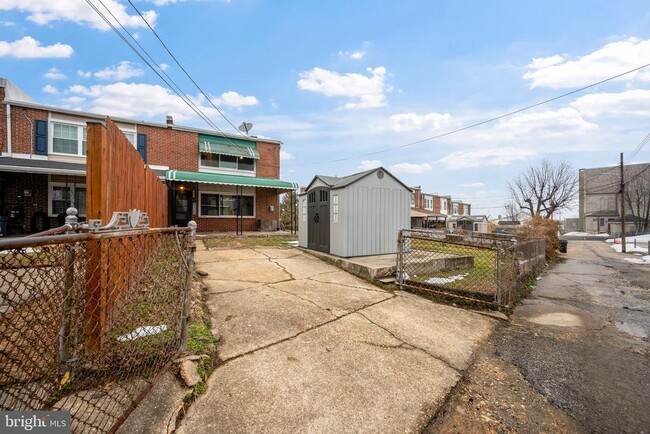 Building Photo - 7911 Bank St